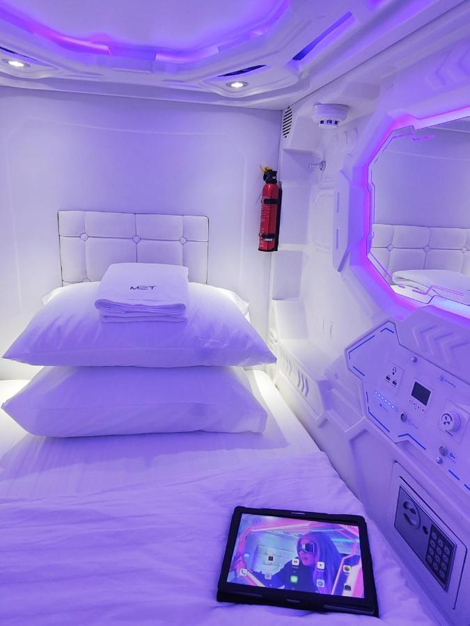 Met A Space Pod @Phrom Phong Bangkok Exterior foto